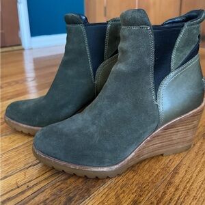 Sorel Sage Green Boots